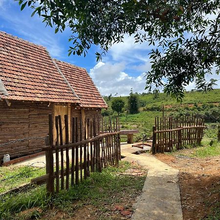 Konke Ruong Farmstay Kon Von Kla Bagian luar foto
